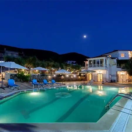 Needa's - Emotions House Crystal Pool בית נופש Mikrá Mandínia