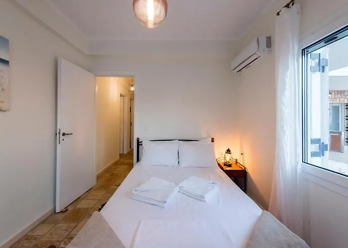 Needa's - Emotions House Crystal Pool