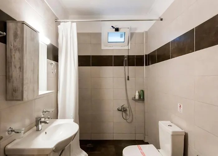 בית נופש Needa's - Emotions House Crystal Pool Mikrá Mandínia